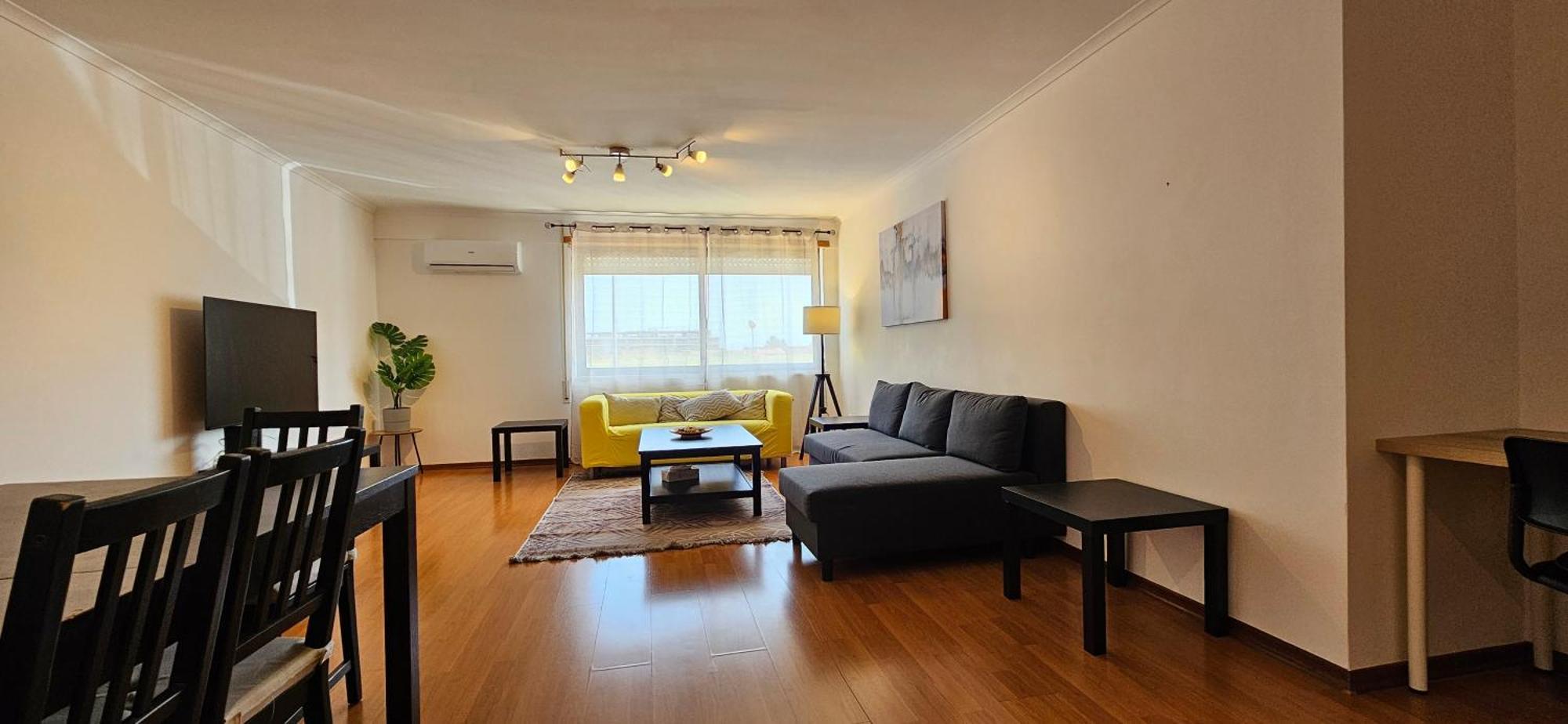 Modern 3 Bed Flat - Beaches, Expo & City Fun - Your Gateway To Lisbon Apartment Montijo Exterior photo